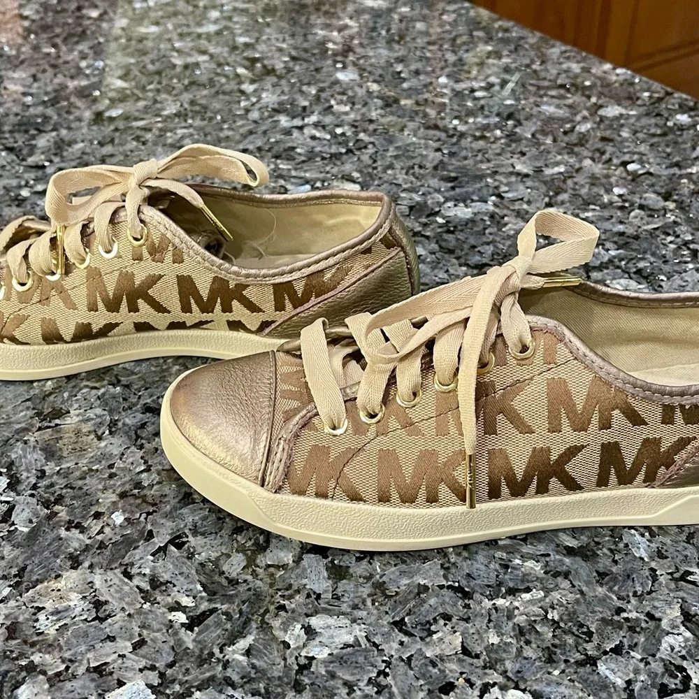 Michael Kors City Sneakers in Gold and Tan Size 6.5